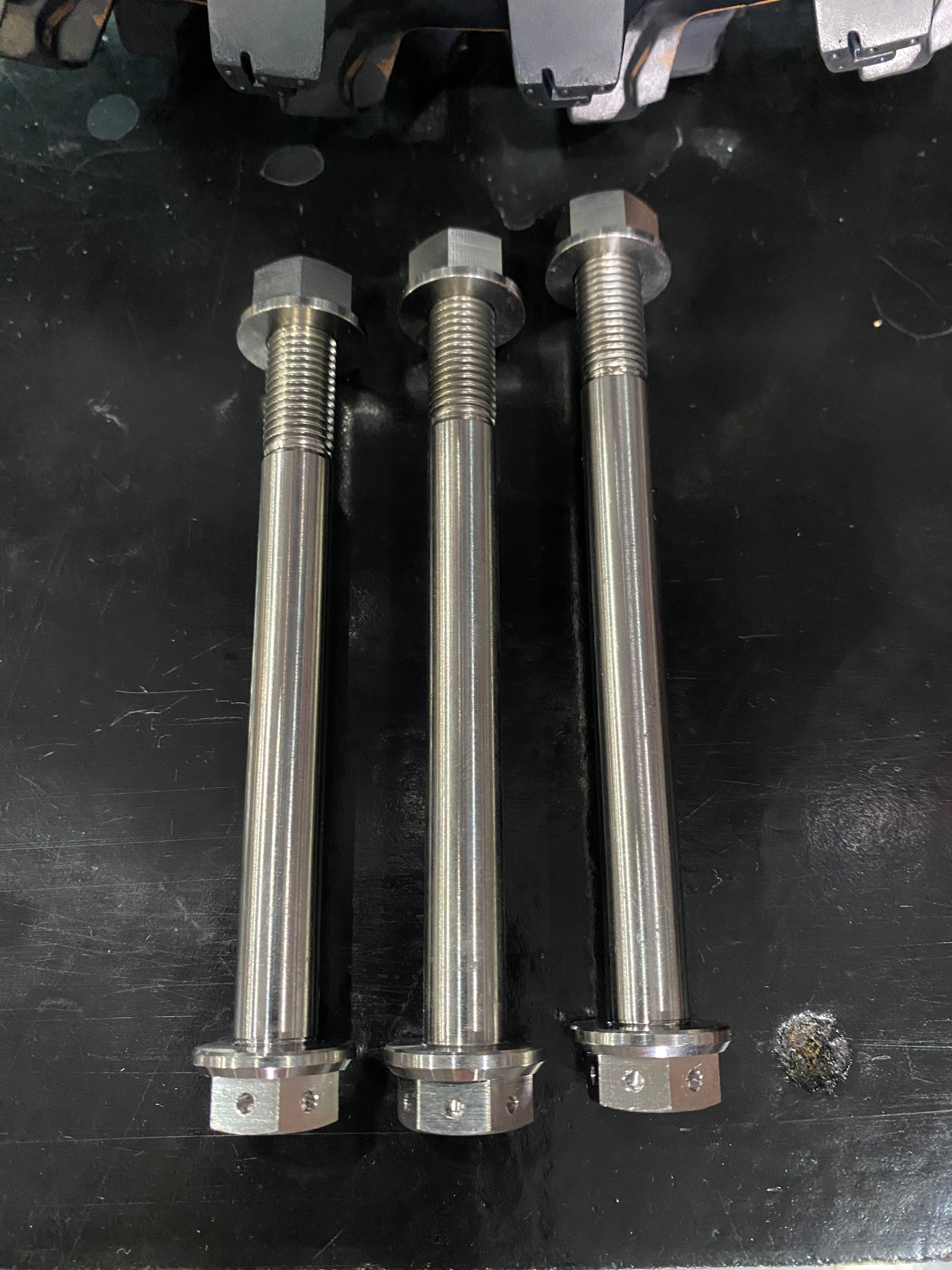 CRF110 TITANIUM ENGINE MOUNT BOLT KIT (EXTENDED)